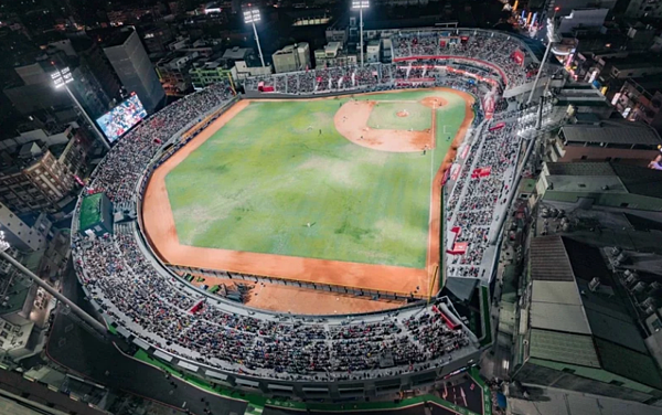 新竹棒球場工程從規畫到招標、決標到施工,工程預算三級跳。 圖/新竹市府提供