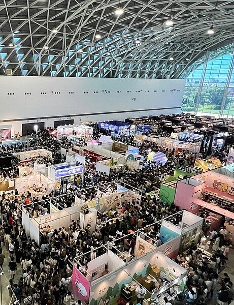 「2022台灣文博會」雙展區於短短數日內參觀人潮突破65萬人次,推估帶動產值達8.2億元。圖/高雄市府提供