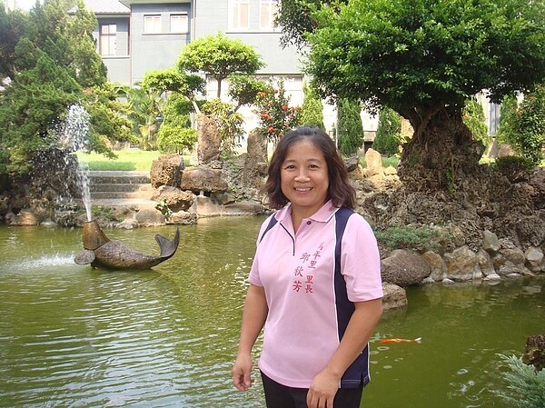 邱秋芳於士林官邸出遊。圖片擷取自邱秋芳里長臉書
