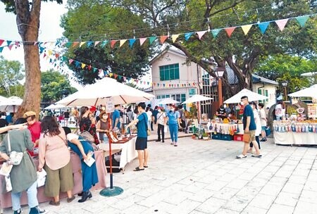 屏東市區假日總擠滿觀光人潮，但缺乏星級旅館進駐，成了屏東縣長潘孟安口中的施政遺憾。（林和生攝）