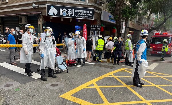 消防員到場救災。圖/翻攝自臉書《三大消火職人の日常》