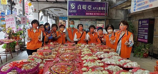 內湖里的元宵節活動,有配合防疫措施進行人流管制。圖/取自梘頭社區花絮(內湖里)臉書