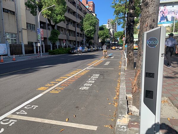 新北市已完成763格智慧停車格。圖/心北市交通局提供