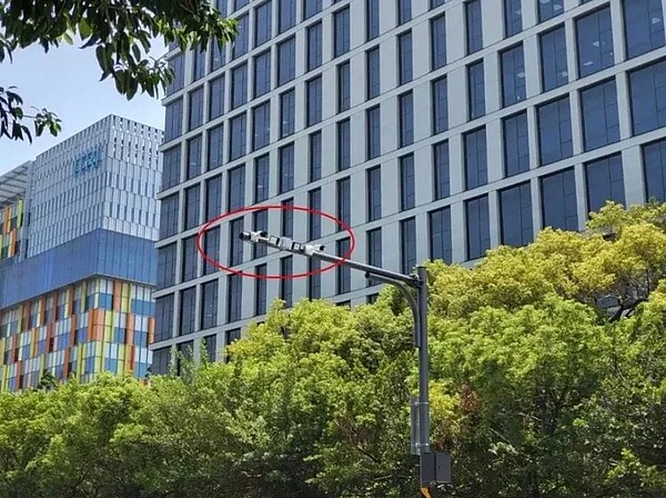 警方將於竹市經國路中正口、經國路公道五路口、公道五路慈雲路口、光復路學府路口等4處規畫「路口多功能交通違規科技執法」,希望矯正減少違規。圖/警方提供
