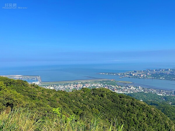 淡江大橋(右),台北港(左)。好房網News記者楊欽亮/攝