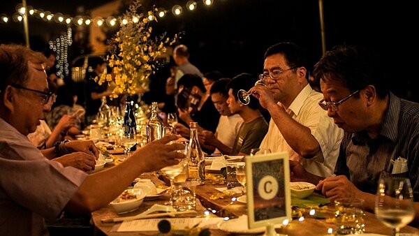 霧峰區農會總幹事黃景建致力於發展農業旅遊。