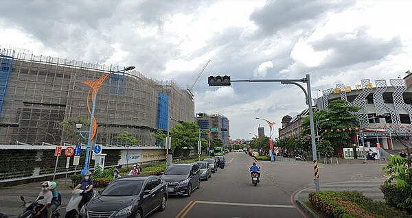 除了中科園區及產業挹注，推升區域發展及房市帶動，台中未來五年將有4座大型商場落成，機能性及便利性更提升。圖／google map