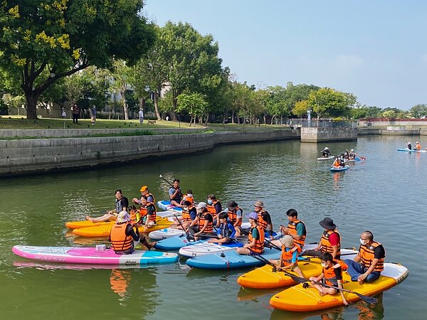 立式划槳豐原葫蘆墩公園登場。圖/台中市運動局提供