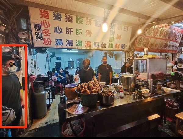 台南排隊名店「阿明豬心」最近有國稅局人員站崗查稅,圖左邊就是查稅人員。圖/讀者提供