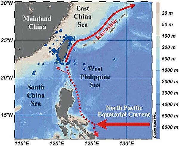 國立中山大學海洋科學系講座教授陳鎮東在台灣周邊海域研究發現，黑潮深水輸送著60年前、美俄核彈試爆遺留的大量放射性銫137，含量遠超福島核爆每年釋出海洋的1000倍，研究結果獲世界頂尖期刊「海洋污染公報」刊登。（國立中山大學提供）