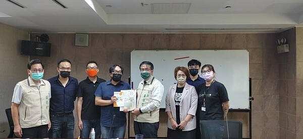 社會住宅推動聯盟3日與台南市長黃偉哲進行意見交流,並提出了五大訴求。圖/台南市政府提供