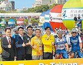 高雄自由車環台賽封路惹怨　警民對罵