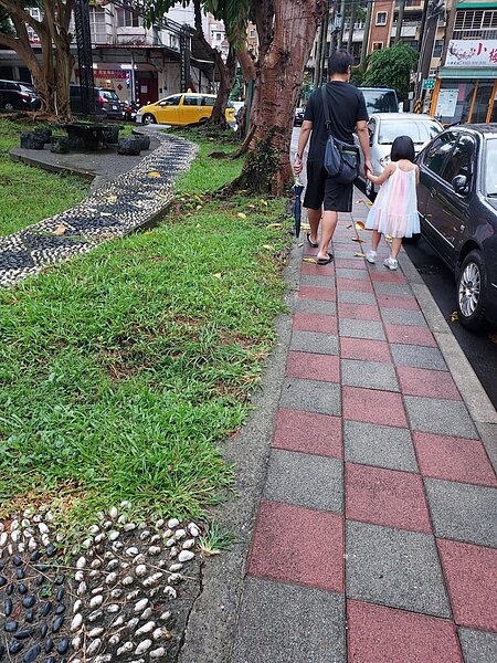 腳底按摩石頭步道。圖／易小滿攝

