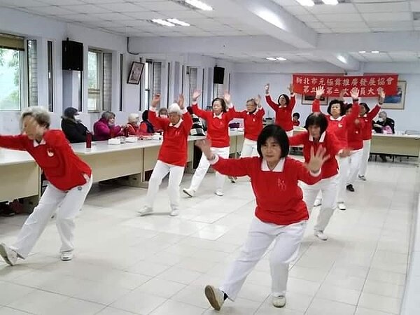 圓融豐滿的元極舞班。圖／由里辦提供

