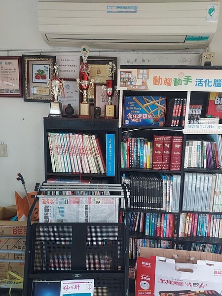 可愛的迷你圖書館。圖／易小滿攝

