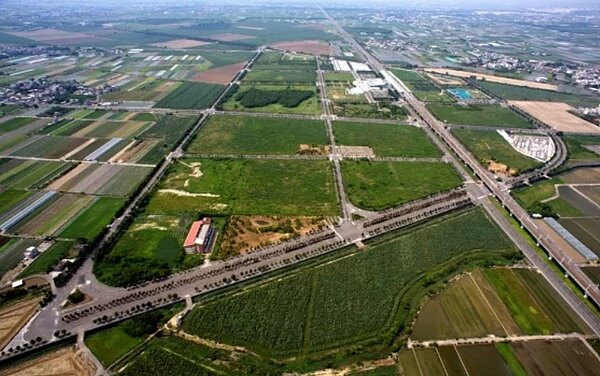 交通部鐵道局主管的5.4公頃「高鐵嘉義車站特定區之事業發展用地」招商案,今年11月30日將截止投件。圖/鐵道局提供