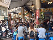 雙十連假台南安平、老街、商圈現人潮　首日逾20萬人