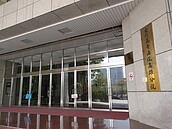 欠1年租金房東要他搬　屏東男放火燒屋波鄰宅　法官判9年