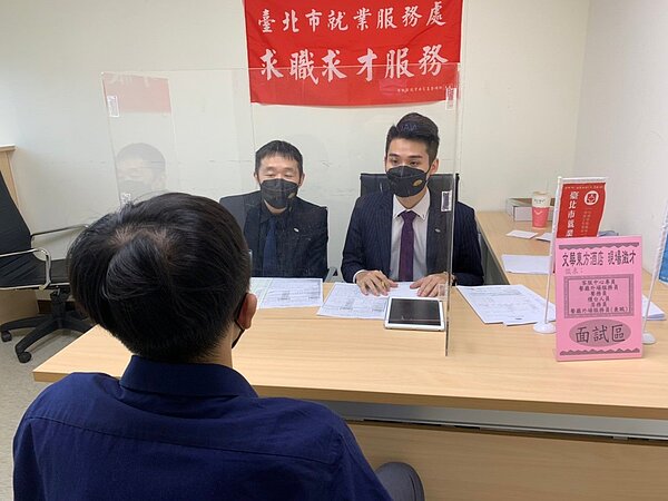北市勞動局就業服務處10/11~14邀集22家知名企業於各就服站舉辦徵才活動,提供639個工作機會。圖/台北市勞動局提供