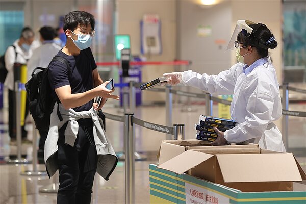 專家學者昨點出,今年短短時間逾萬人死亡,是「新冠災難年」。記者葉信菉/攝影