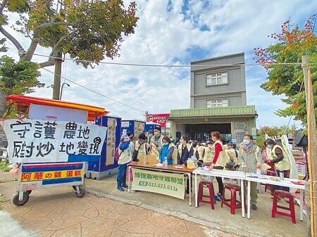 
「捷運綠線G12~G13a車站周邊土地開發計畫」是桃園市繼航空城後第二大區徵案，總面積達642公頃，反對方組成「綠捷農地守護聯盟」頻頻陳情。（蔡依珍攝）
