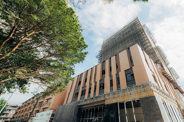 平鎮一號社會住宅將於今年底竣工,明年開放入住。圖/桃園市政府提供