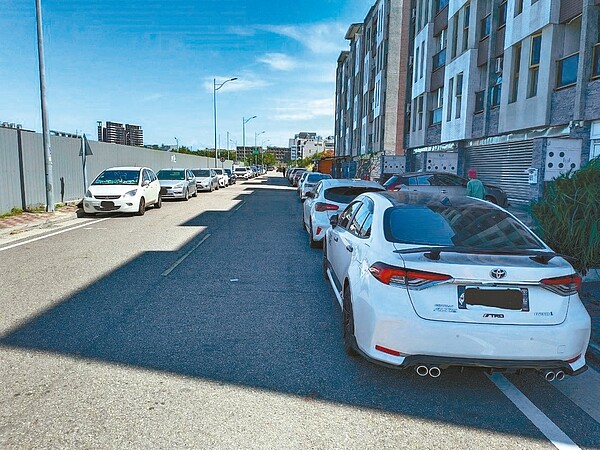 竹南大埔特定區因緊鄰竹南科園區,新建案也多,停車問題日趨嚴重。記者吳傑沐/攝影