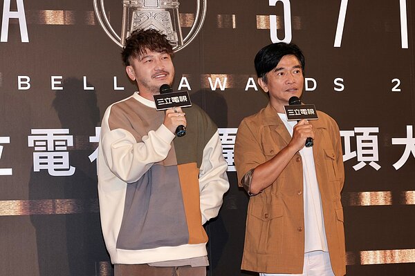 Kid(左)決定野人火鍋新竹店暫停營業。記者李政龍/攝影