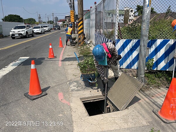 地政局指出，重劃工程推動至今，已經施作多處主要計畫道路下方的排水工程。圖／新北市地政局提供