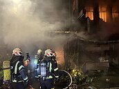 桃園中壢暗夜惡火延燒隔壁住宅　3人受困1輕傷