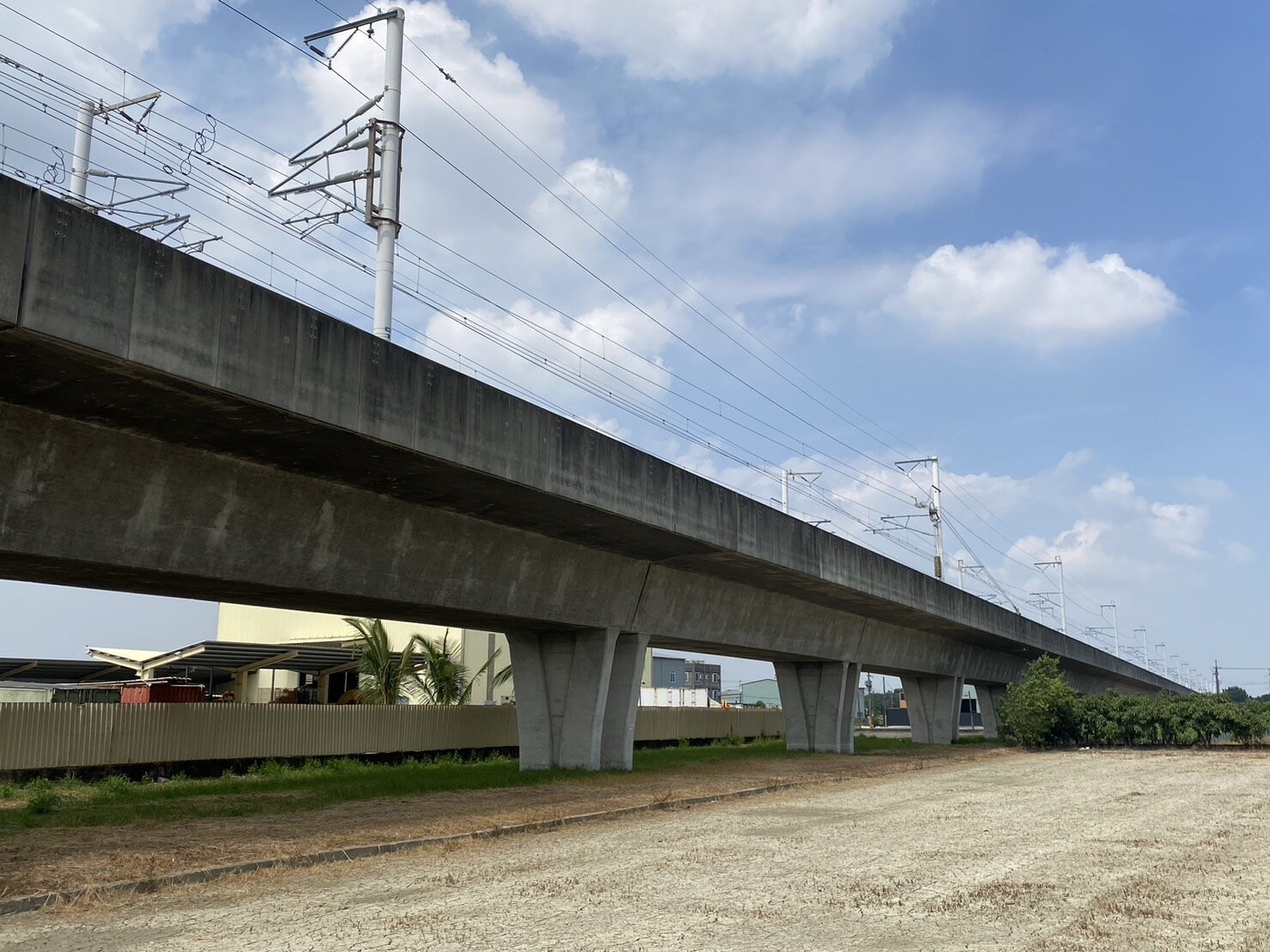 公路總局及高雄市政府規畫從阿蓮區台28線為起點,打造總長約20.8公里的台39線高鐵橋下道路。記者陳弘逸/攝影