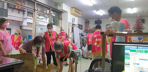 資收作業也搭配雲端系統。圖片由蔡桂英里長提供
