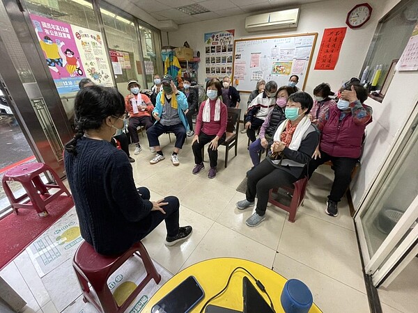 螢圃里健康講座。圖／取自「臺北市鄰里服務網」