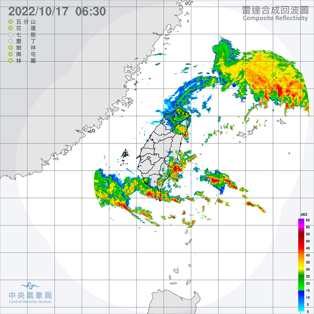 「中颱尼莎」向西南西,往西沙島海面進行,其外圍環流與東北季風的「共伴效應」,今日仍在北部、東半部帶來「致災」降雨的機率;東北季風後有冷空氣南下,北台轉濕冷。截圖自中央氣象局