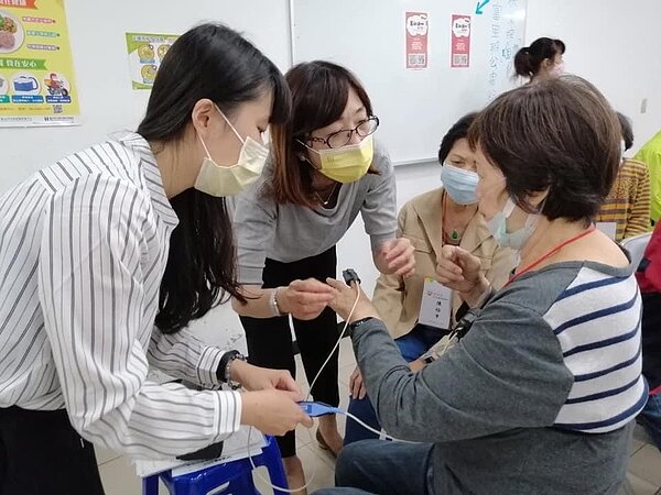 南港區新富里健檢活動。圖／取自「南港區新富里辦公處」臉書


