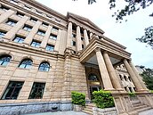 水溝蓋害騎士摔癱　北市府判賠904萬