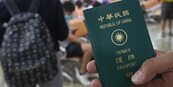 國境解封　護照申辦暴增　2周6萬件