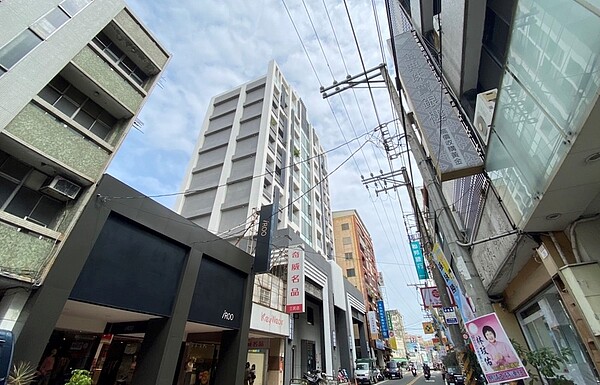 逃命成功?員林屋主大賺500萬「打包走人」 員林市三民街社區,屋主轉手獲利豐沛。圖/業者提供
