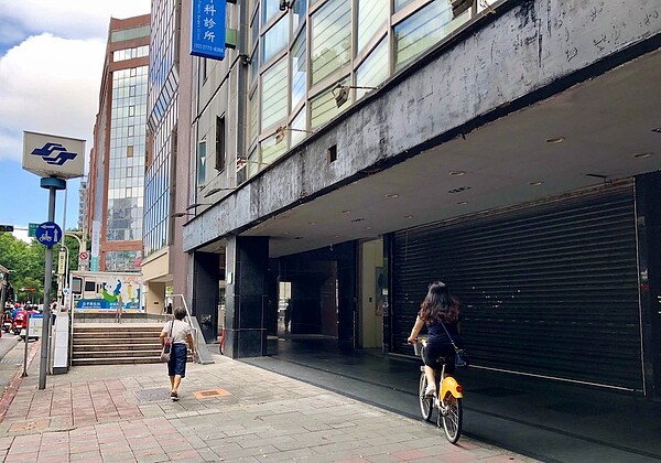 見證房市泡沫!東區7億店面「暴跌剩5.6億」賣不掉 投資客慘況曝光 東區店面、法拍。圖/好房網News記者蔡佩蓉攝影