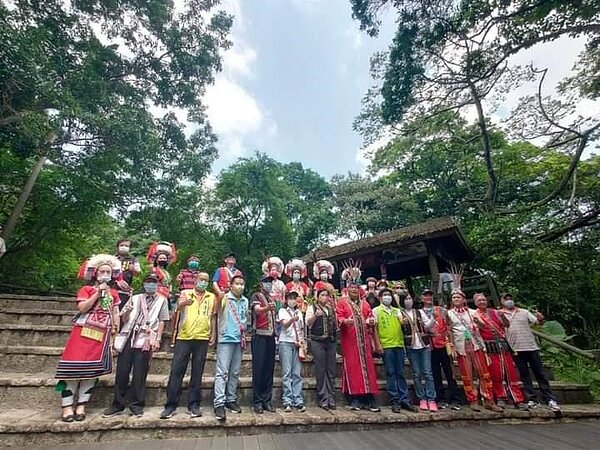 原住民公園開工祈福,平安順利。圖/里辦提供