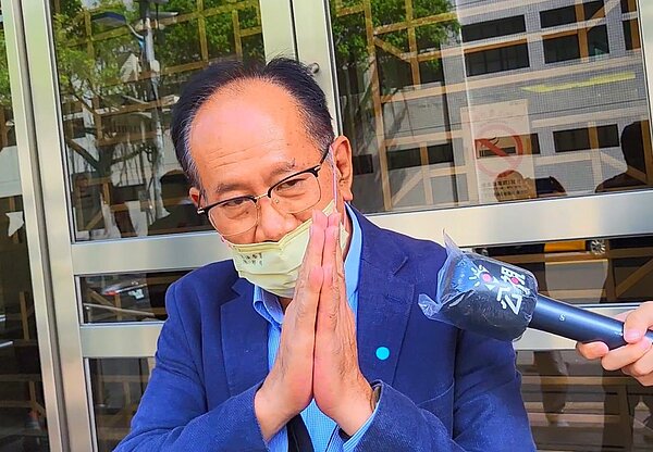 台灣高等法院審理立法委員集體貪汙案,立委陳超明庭後表示自己「絕對清白、百分之百清白,沒有人像我這麼清白」。記者王宏舜/攝影