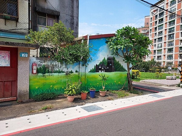 非常乾淨的仁愛里。圖／易小滿攝



