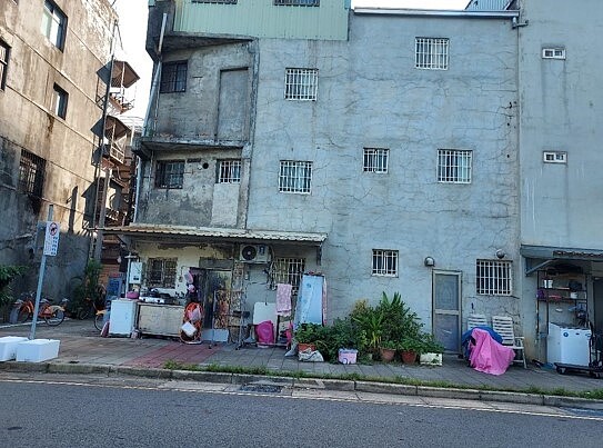 有味道的水泥老子。圖／易小滿攝

