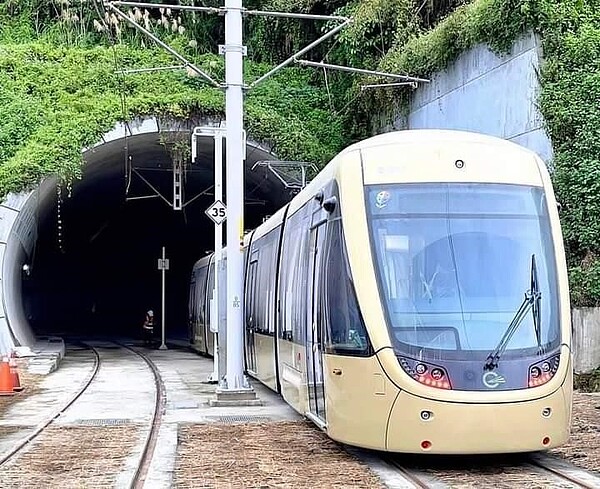 回家的路更像康莊大道。圖／易小滿攝

