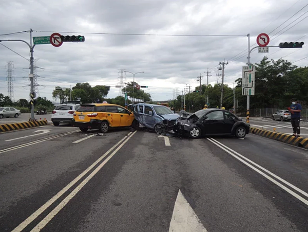近年交通事故頻傳,惡意逼車事件增幅27.4%、惡意擋車增幅75%、嚴重超速增幅79.8%。圖/民眾提供