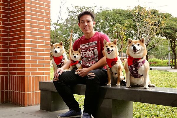 里長平時就十分愛護動物、重視動物權益。圖／截自李謙國・幸福中安里 臉書粉絲專頁