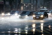 兩縣市發布大雨特報　注意雷擊及強陣風