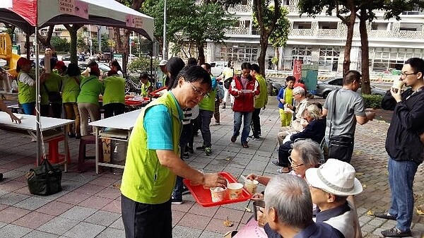 臺北市松山區安平里重陽節。圖／取自「安平里辦公處」臉書
