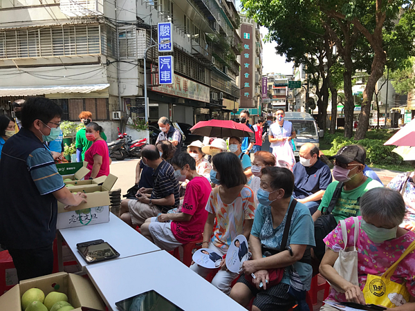 孫積德里長服務鄉里。圖／孫積德里長提供