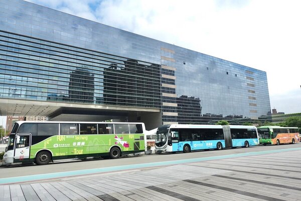 中市3條觀光公車正式上路。圖／台中市府提供